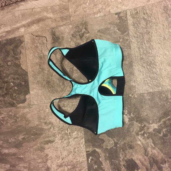 Nike Sports Bra - Picture 3 of 3